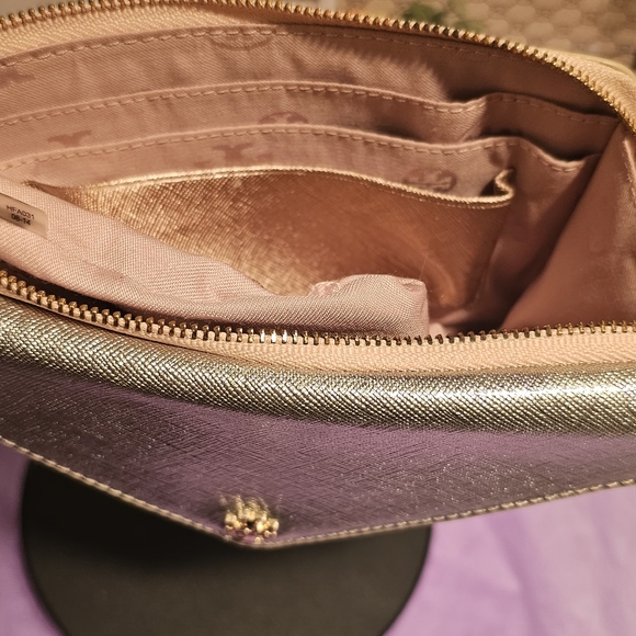 Tory Burch Rose Gold Saffiano Leather Colorblock Metallic Wristlet - Picture 16 of 17